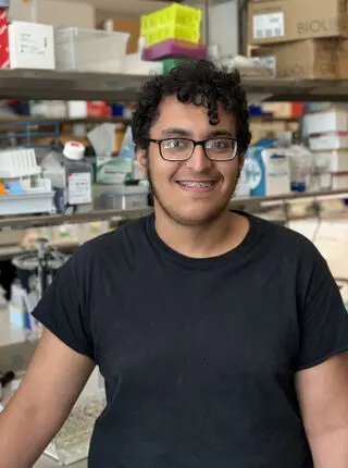 Ayman Alwaqzah