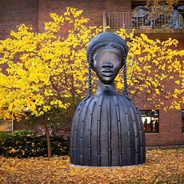 Brick House, a sculpture by artist Simone Leigh, was installed at the entrance to the University of Pennsylvania in 2020.  Image by Eric Sucar.