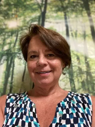 Linda Crossette