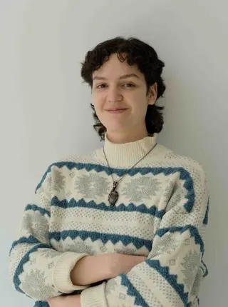 Mara Davis (she/they)
