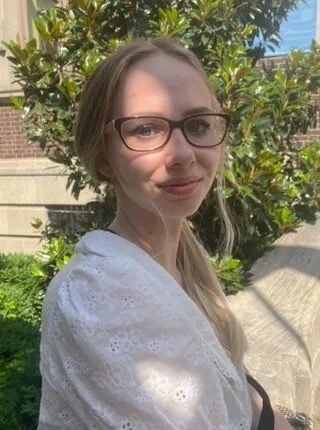 Angelina Ziarno (she/her)