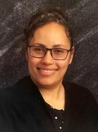 Elena Cruz